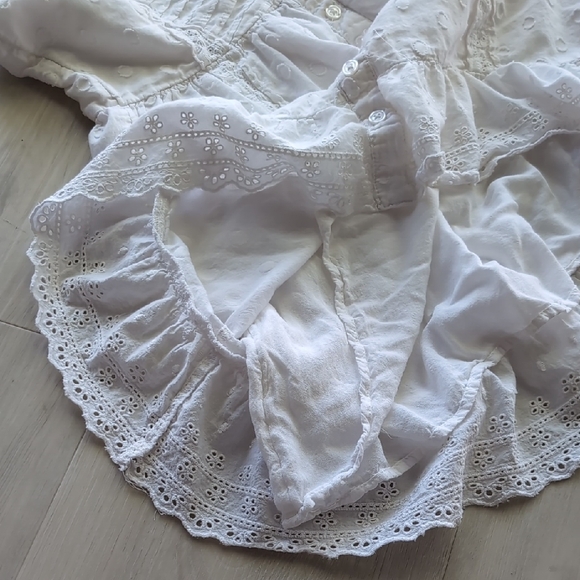 Urban Outfitters White Knit Top with Multicolor Woven Tag - Picture 5 of 6